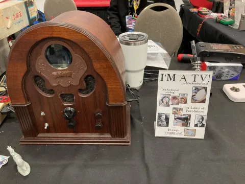 Mechanical radio